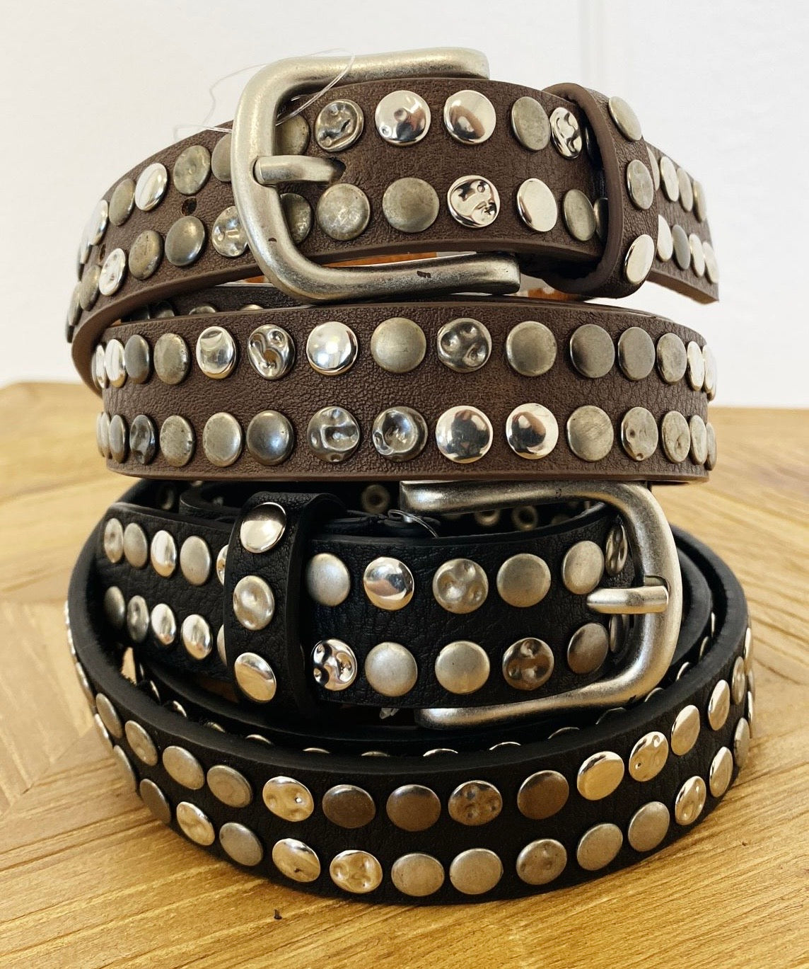 Ceinture cloutée